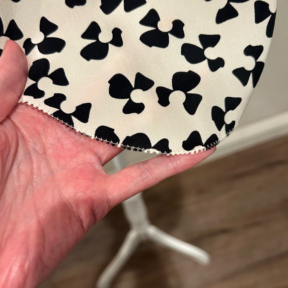 Joie Scalloped Edge Silk Tank - Picture 5 of 6